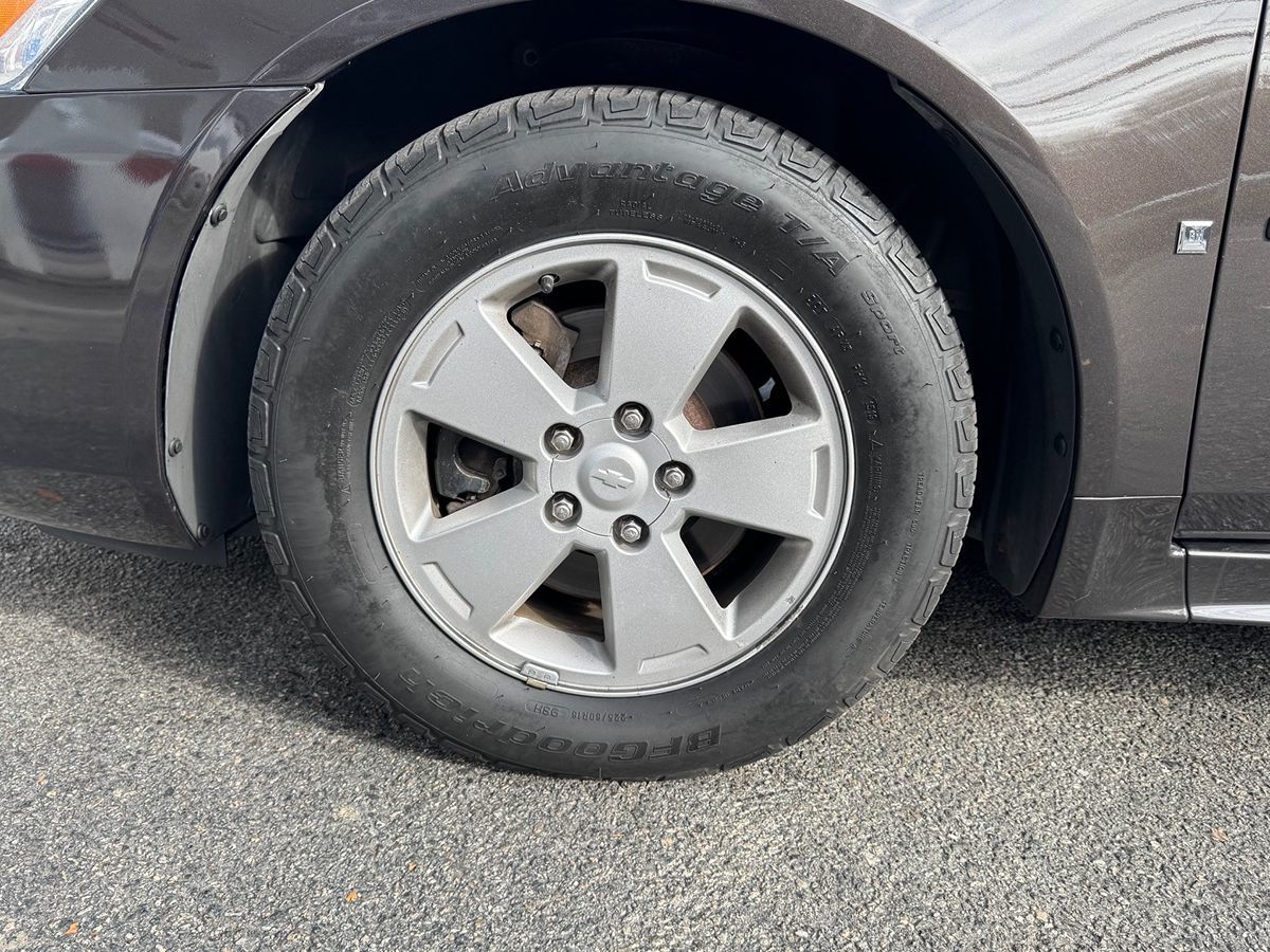 2009 Chevrolet Impala photo 16