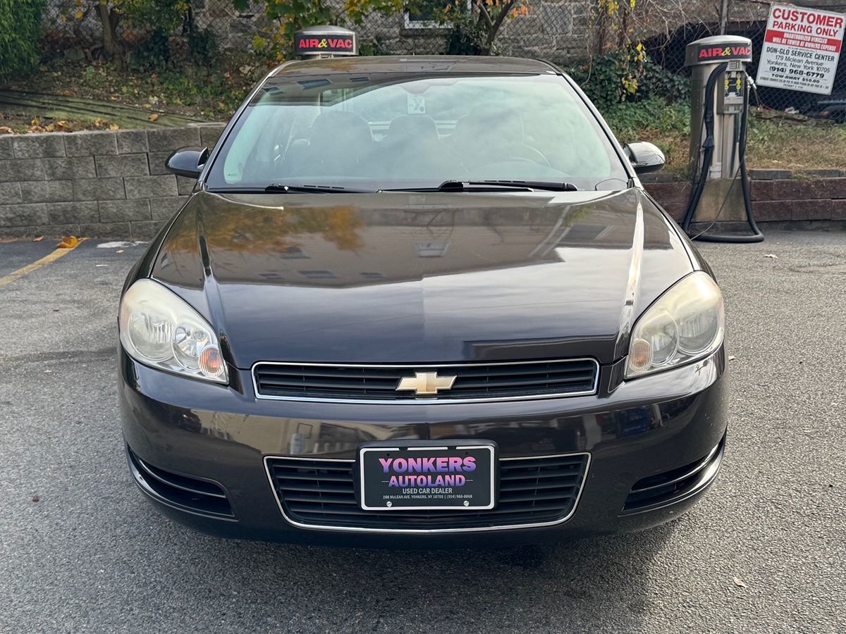 2009 Chevrolet Impala LT - Photo 2