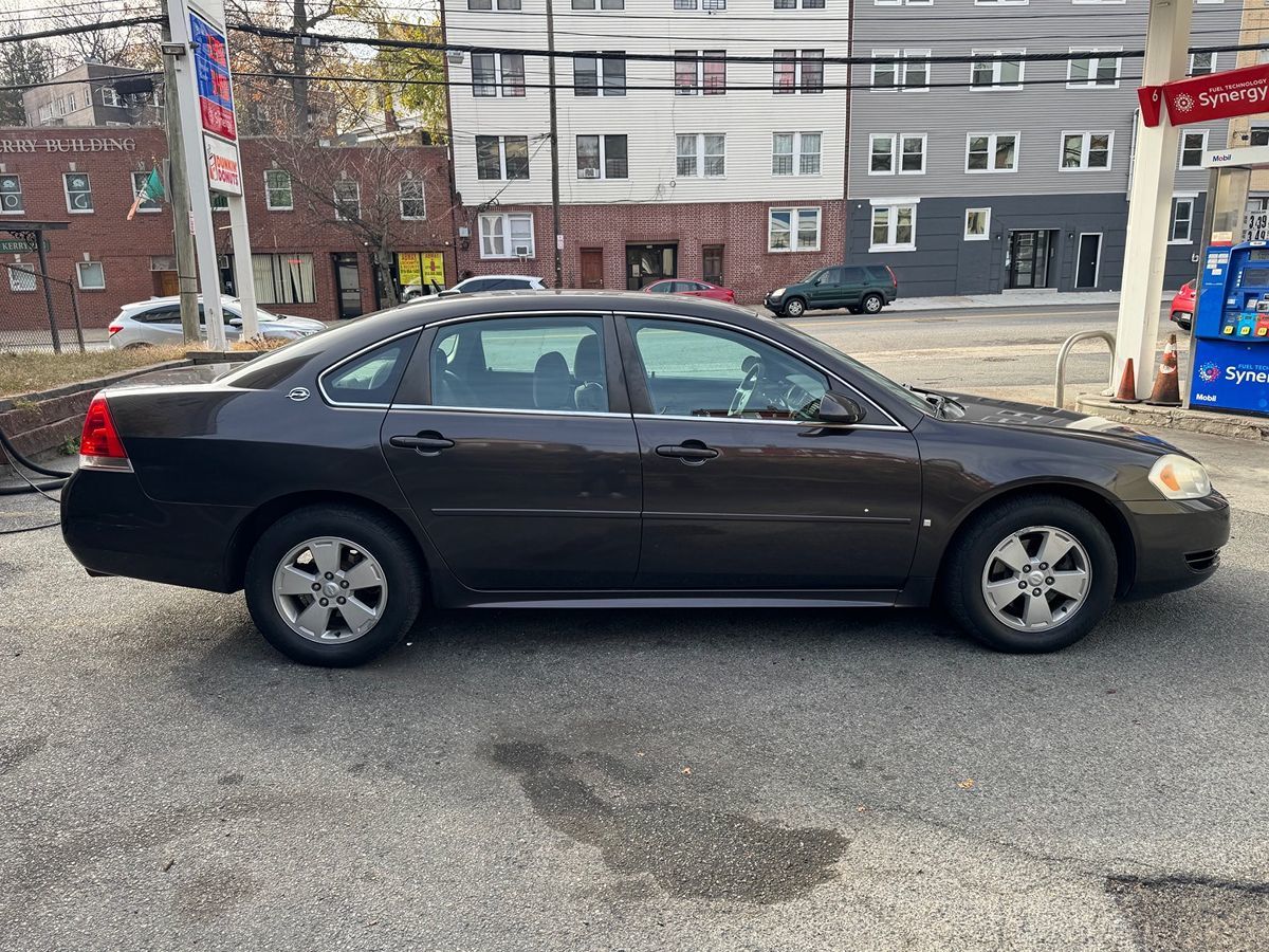 2009 Chevrolet Impala photo 4