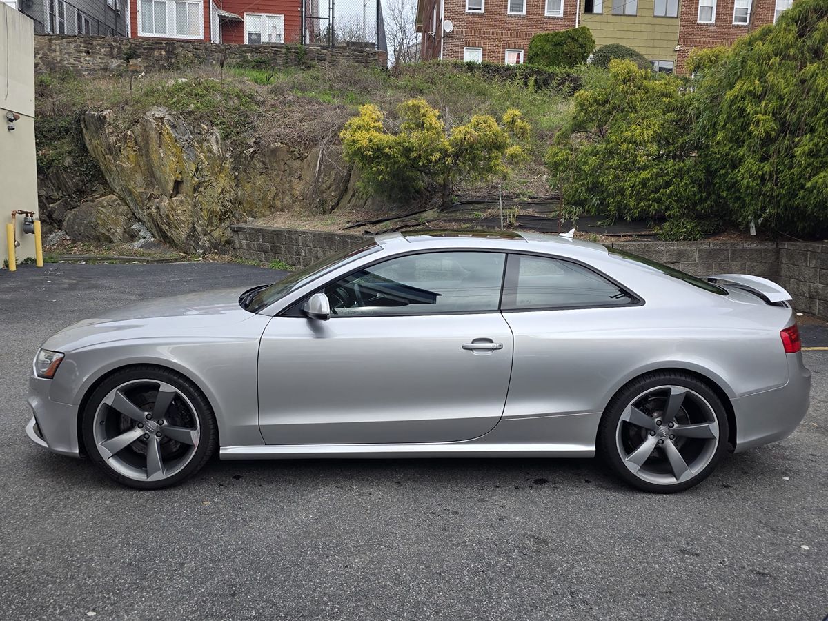 2014 Audi RS 5 photo 2