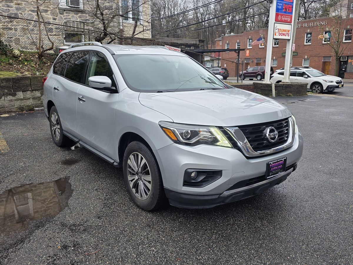 2019 Nissan Pathfinder SV photo 6