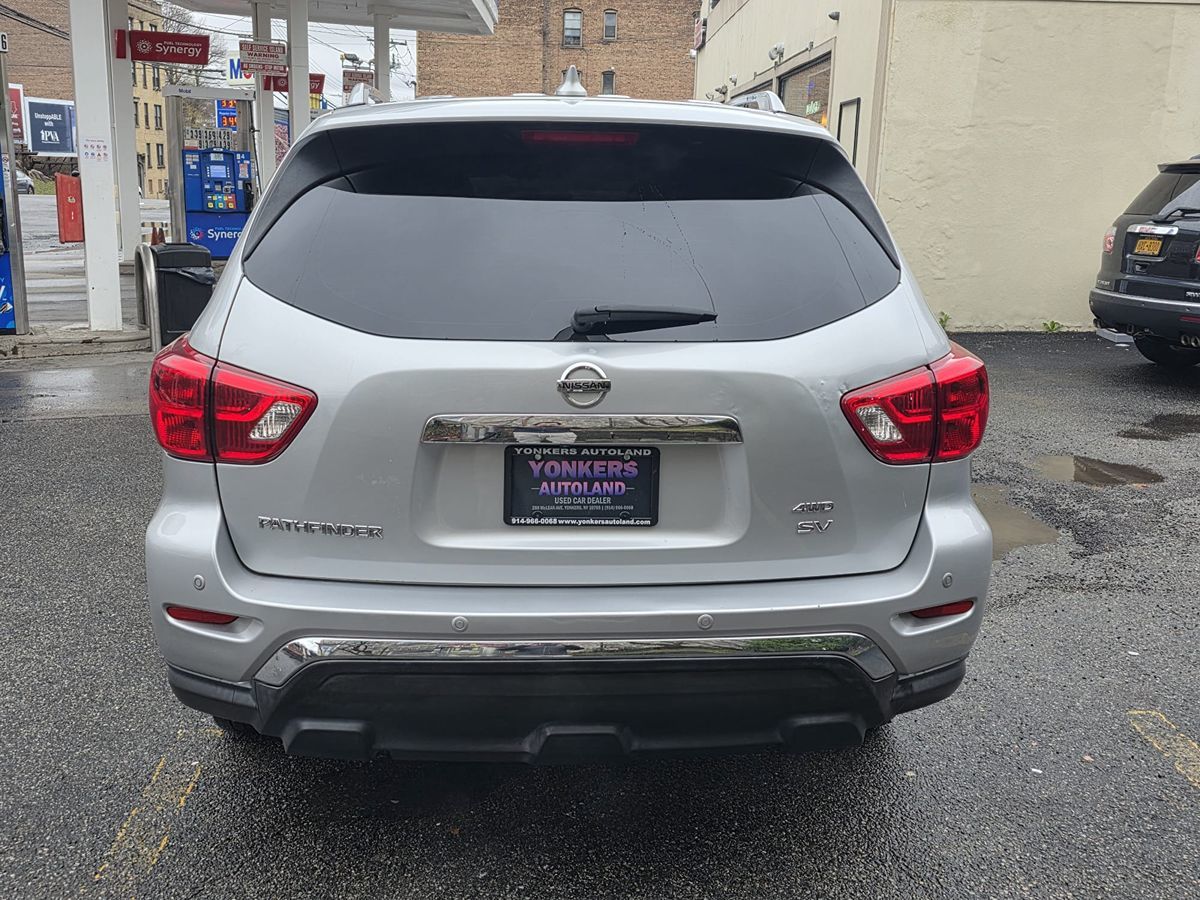 2019 Nissan Pathfinder SV photo 11