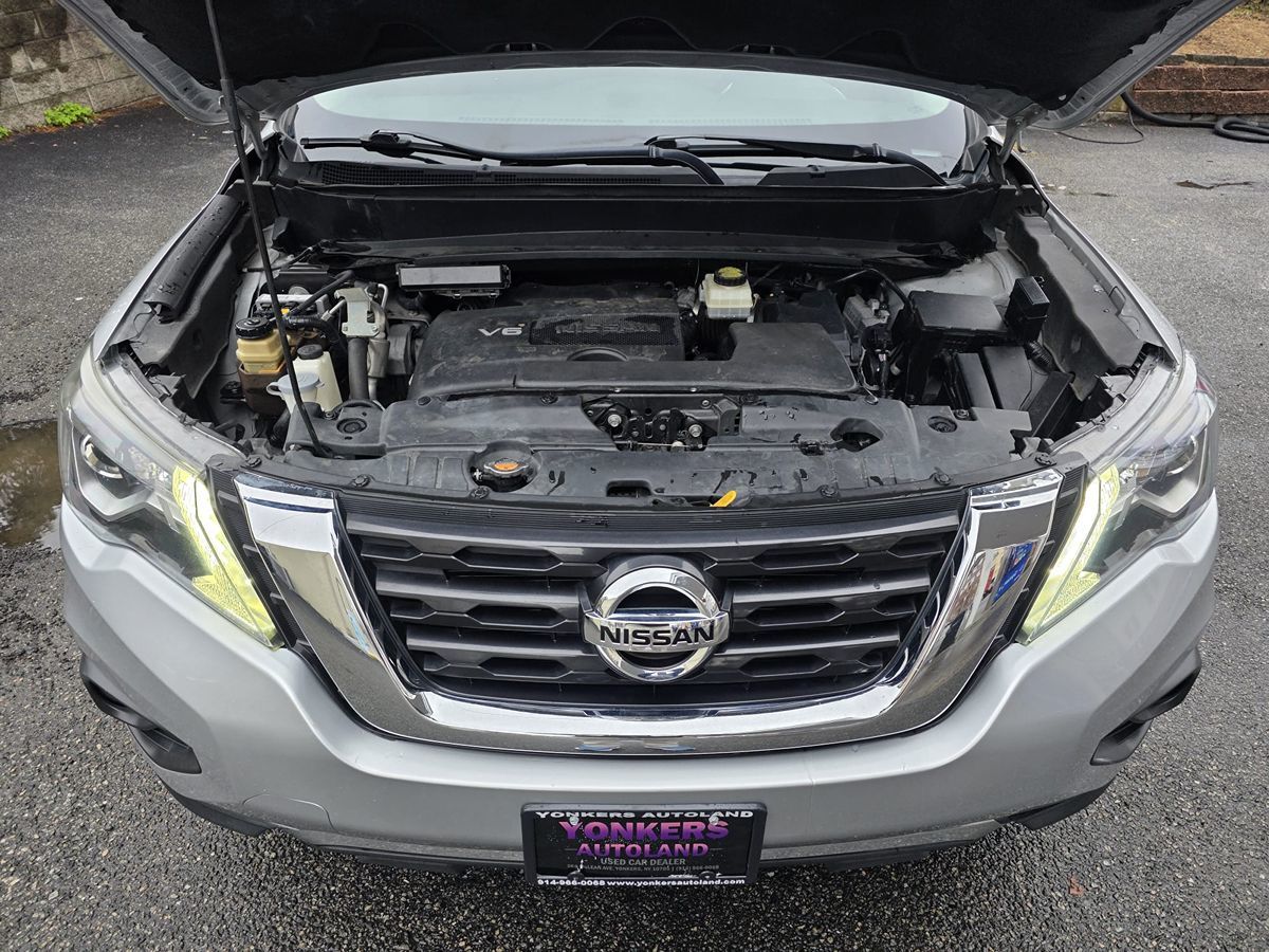 2019 Nissan Pathfinder SV photo 16