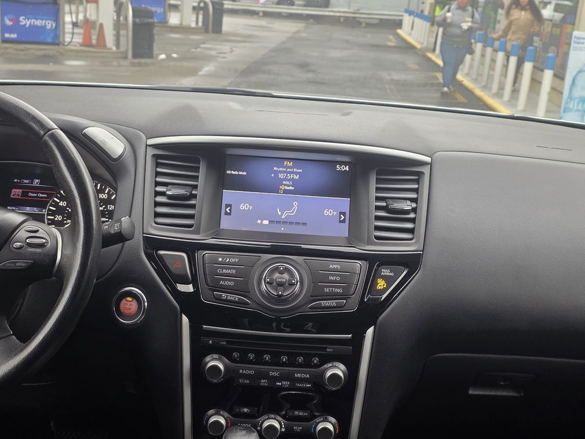 2019 Nissan Pathfinder SV photo 23