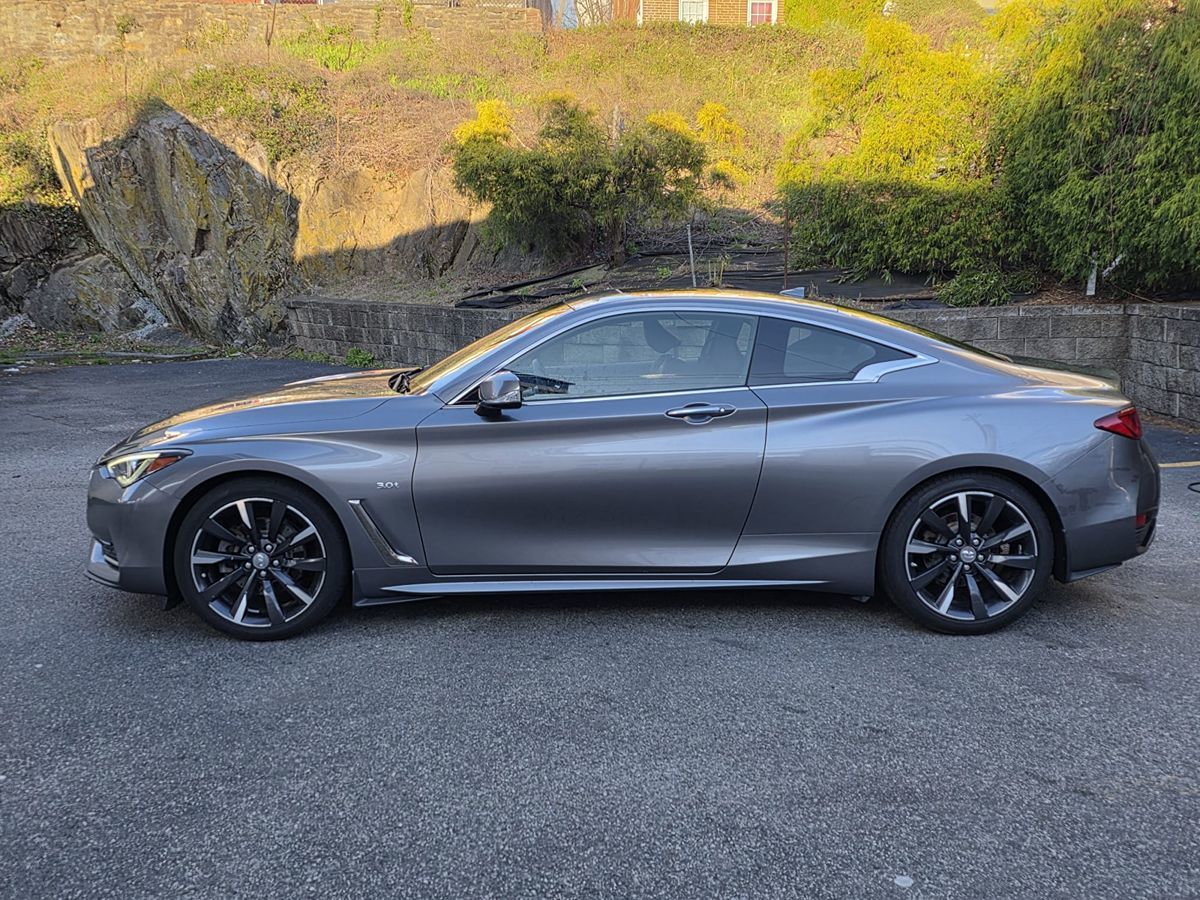 2017 Infiniti Q60 3.0t Premium photo 2