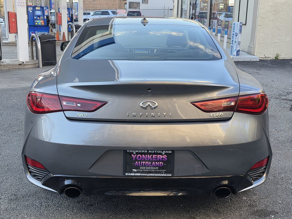 2017 Infiniti Q60 3.0t Premium photo 4