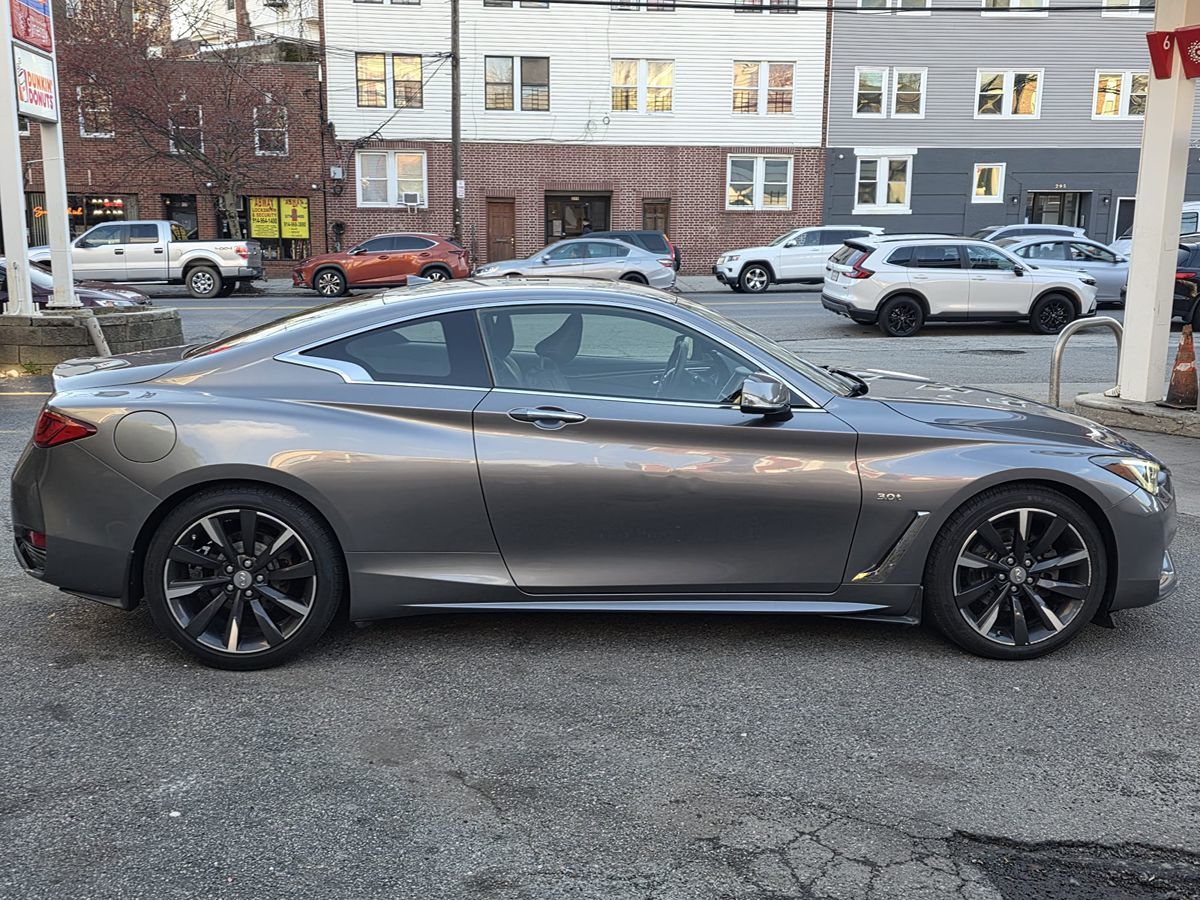 2017 Infiniti Q60 3.0t Premium photo 6