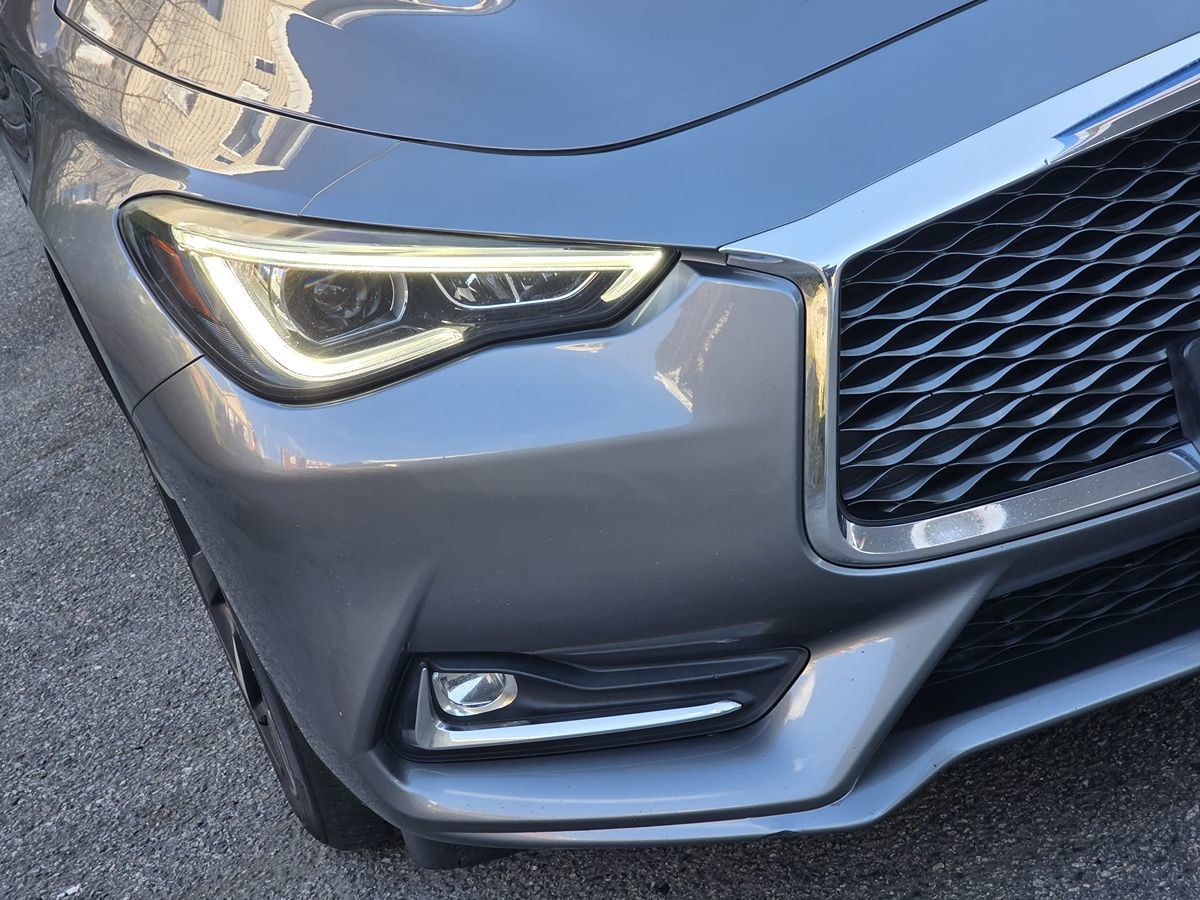 2017 Infiniti Q60 3.0t Premium photo 9