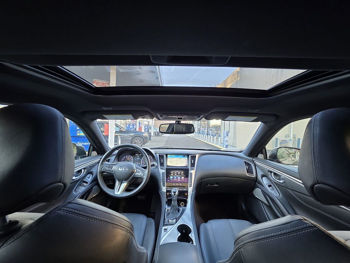 2017 Infiniti Q60 3.0t Premium photo 28