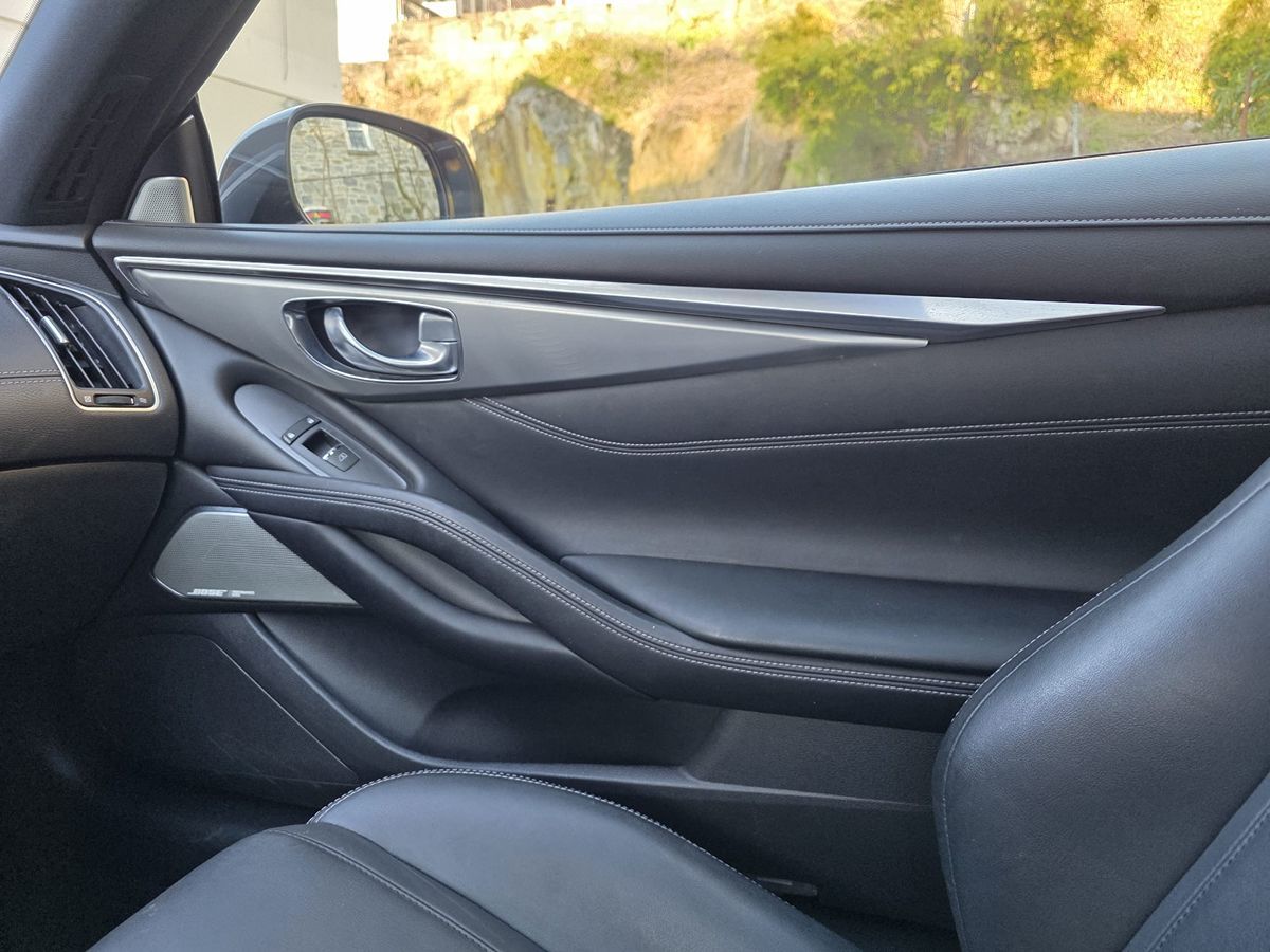 2017 Infiniti Q60 3.0t Premium photo 29