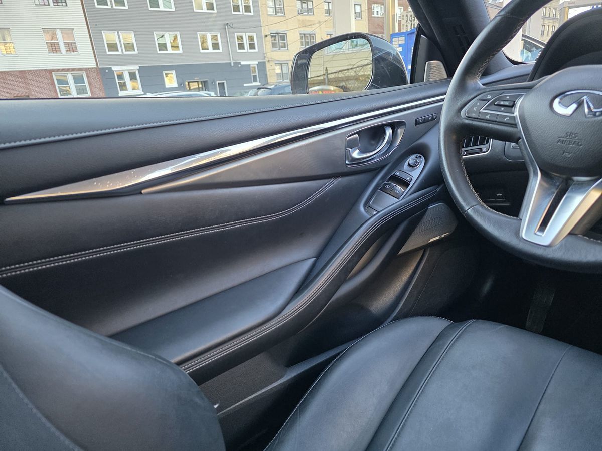 2017 Infiniti Q60 3.0t Premium photo 30