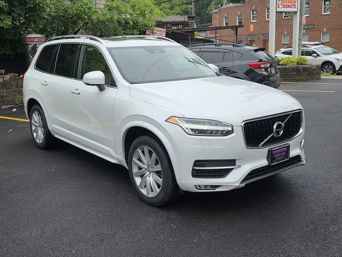 2016 Volvo XC90 T6 Momentum photo 12