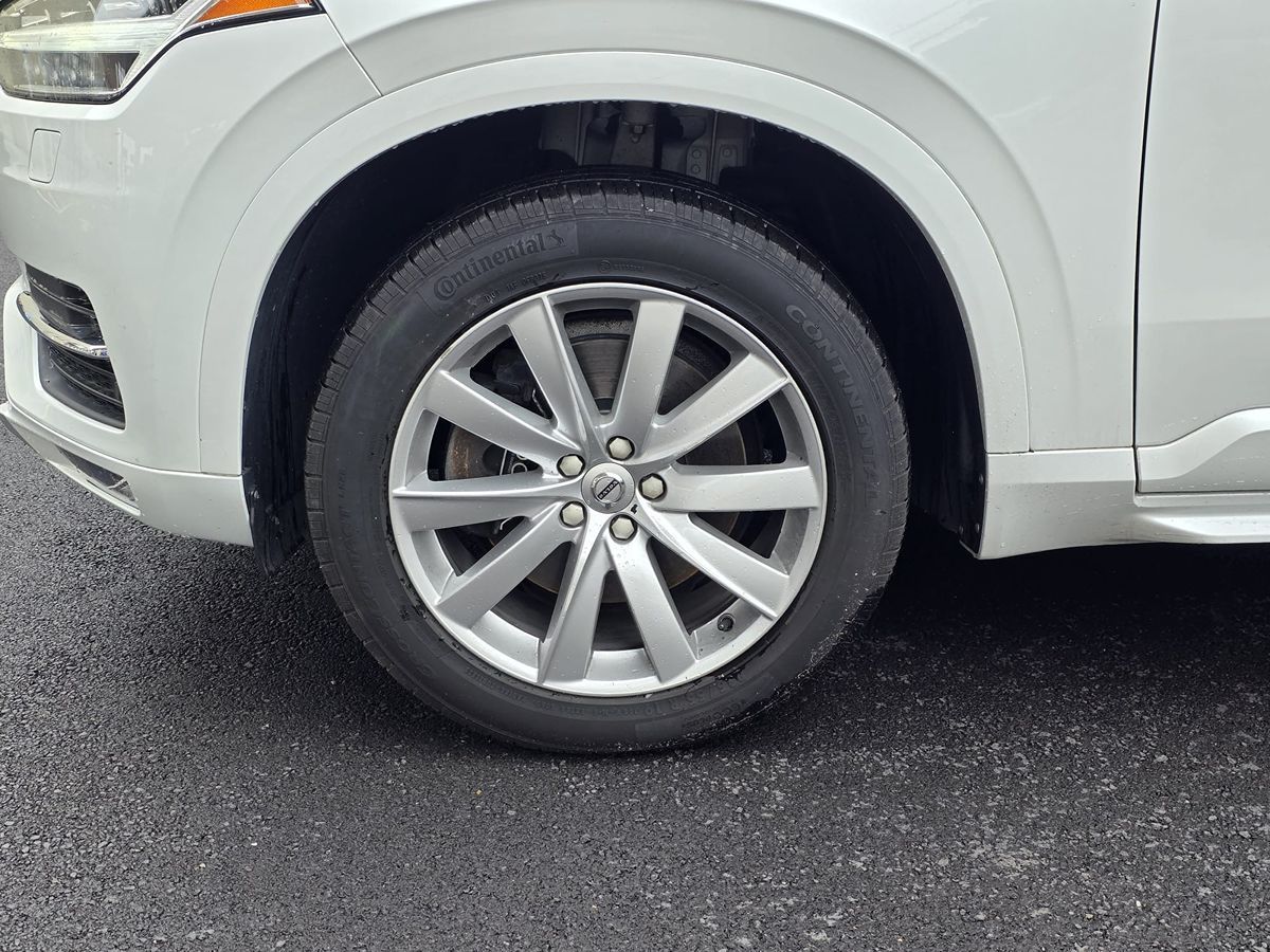 2016 Volvo XC90 T6 Momentum photo 13