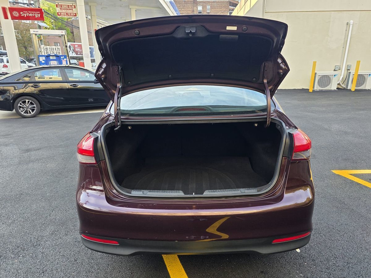 2018 Kia Forte LX photo 16