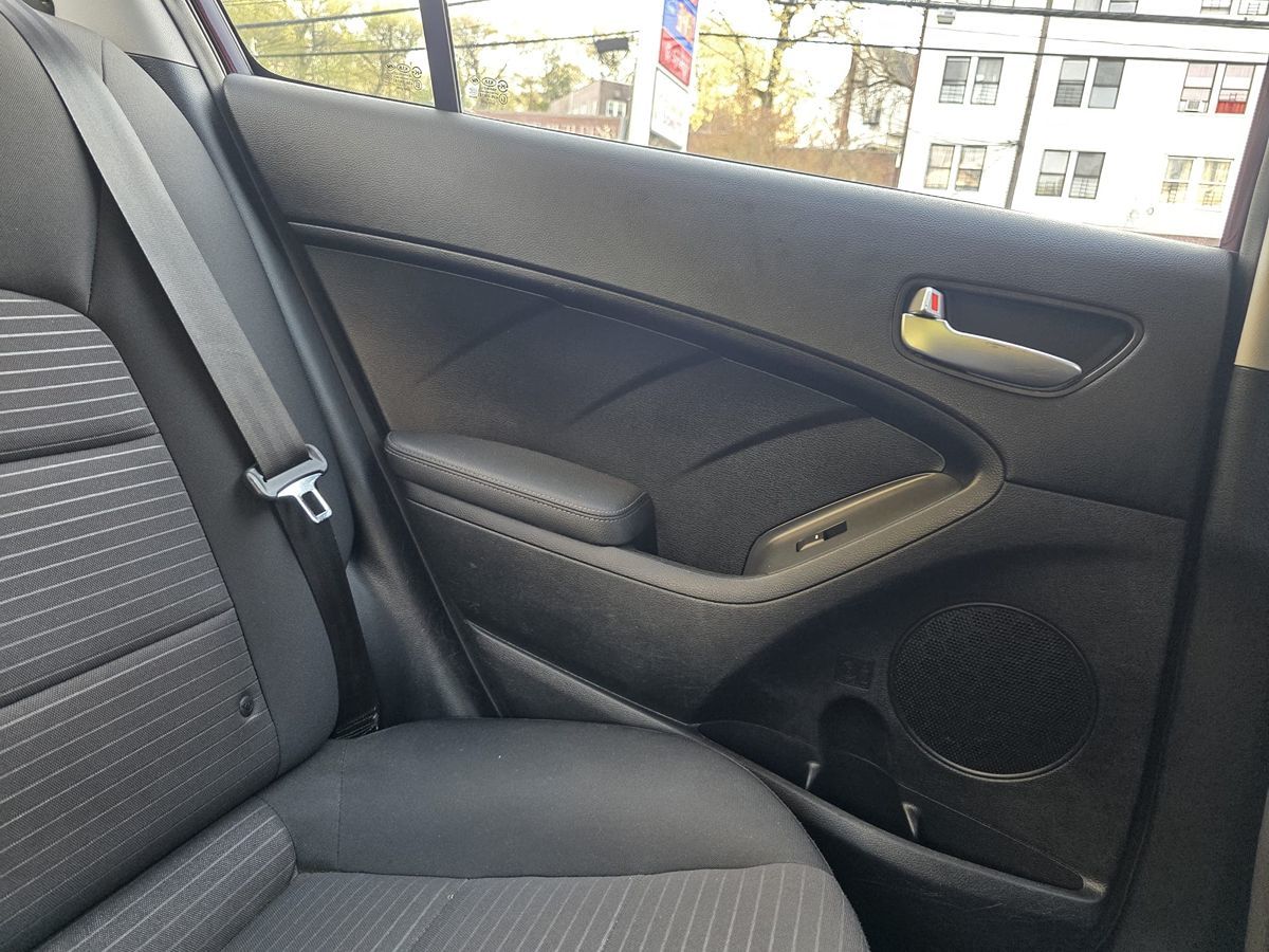 2018 Kia Forte LX photo 19