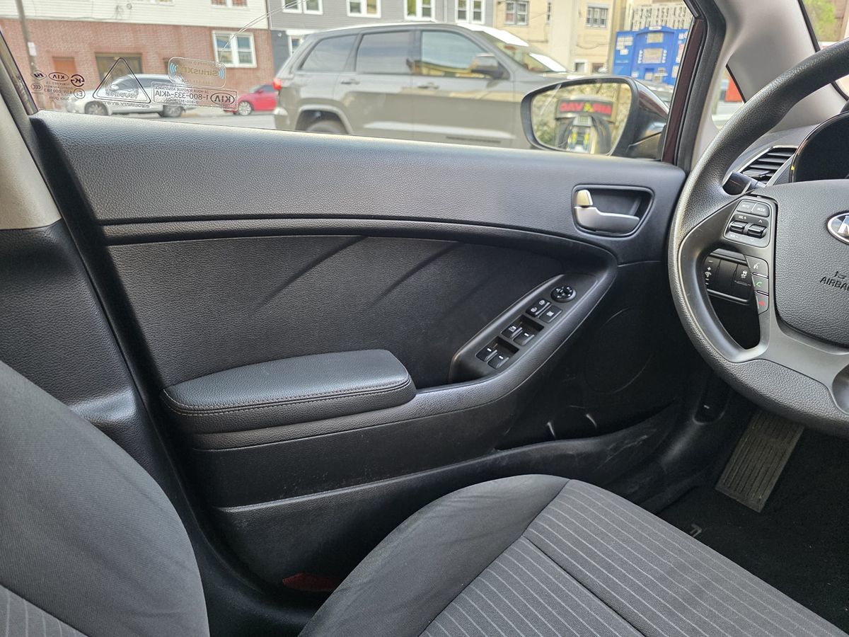 2018 Kia Forte LX photo 22