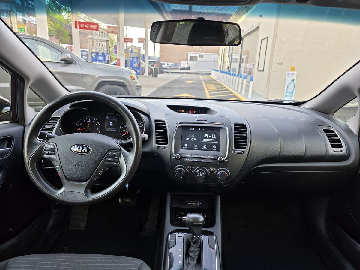 2018 Kia Forte LX photo 29