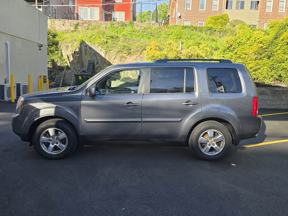 2011 Honda Pilot EX photo 2