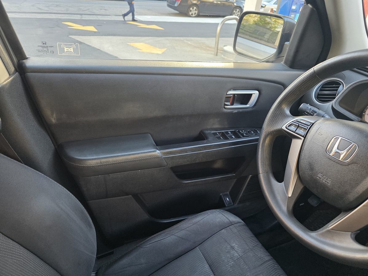 2011 Honda Pilot EX photo 23
