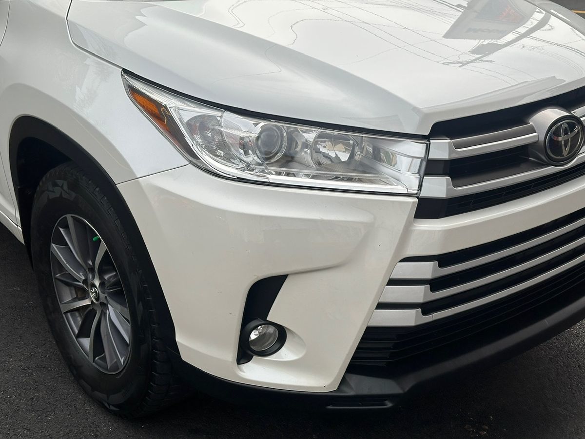 2017 Toyota Highlander XLE photo 10
