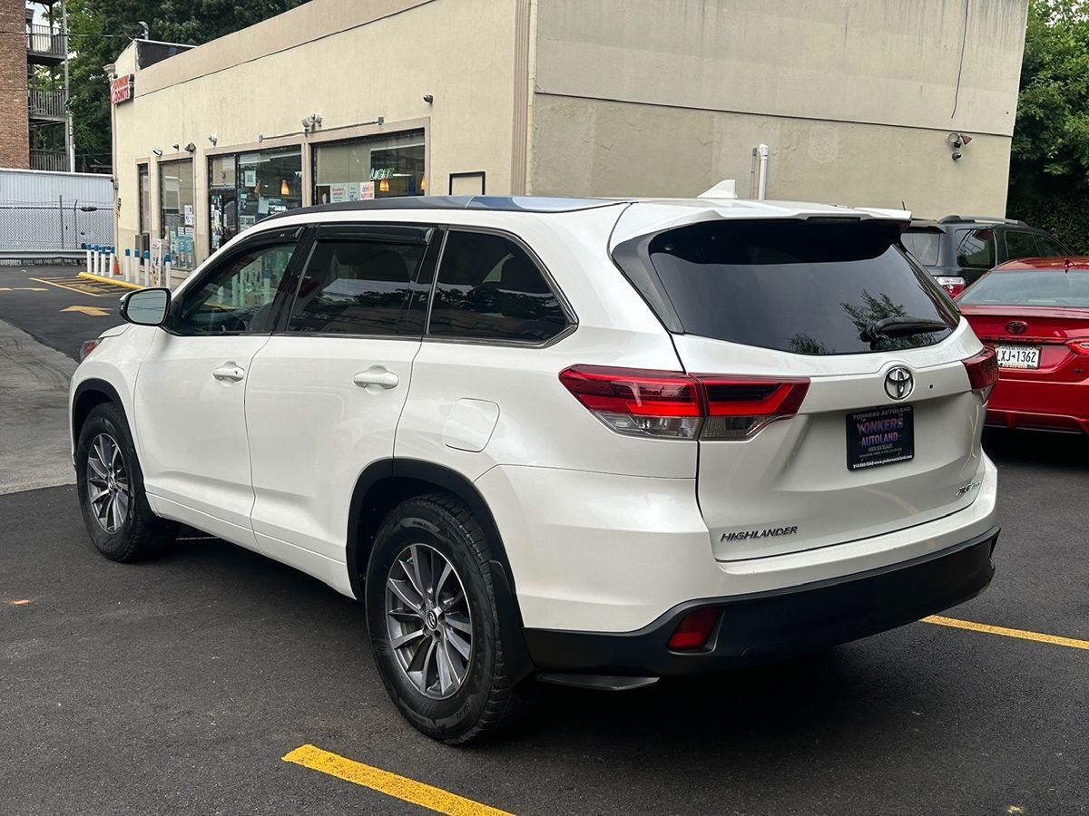 2017 Toyota Highlander XLE photo 7