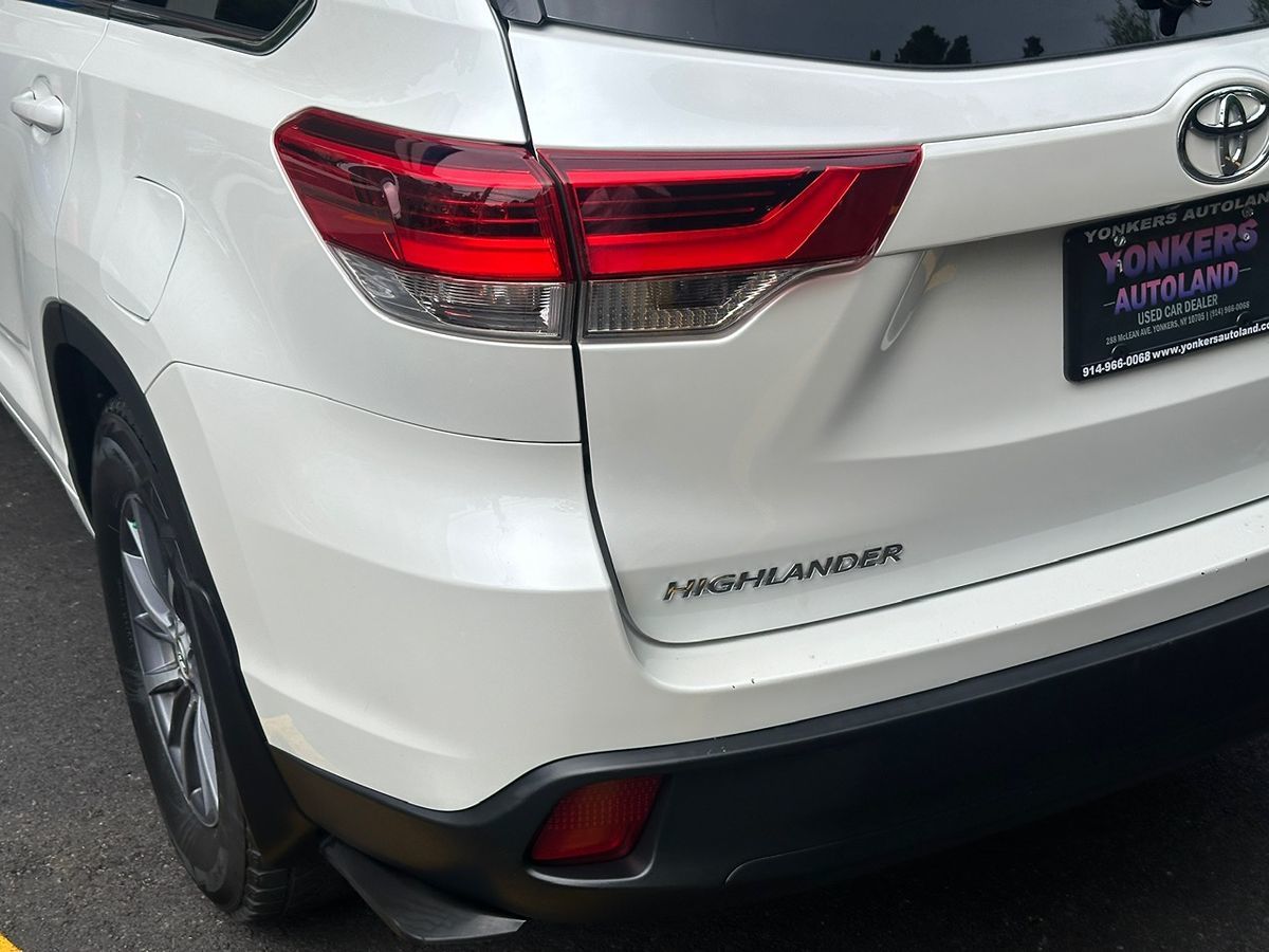 2017 Toyota Highlander XLE photo 14