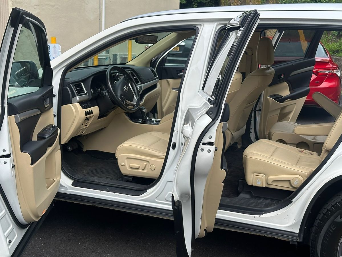 2017 Toyota Highlander XLE photo 18