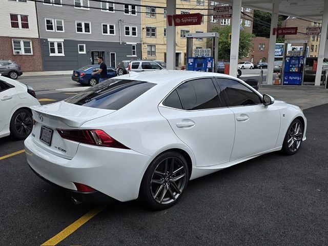 2016 Lexus IS 300 F SPORT photo 5