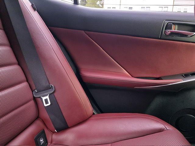2016 Lexus IS 300 F SPORT photo 18