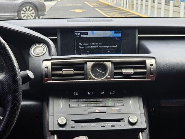 2016 Lexus IS 300 F SPORT photo 23