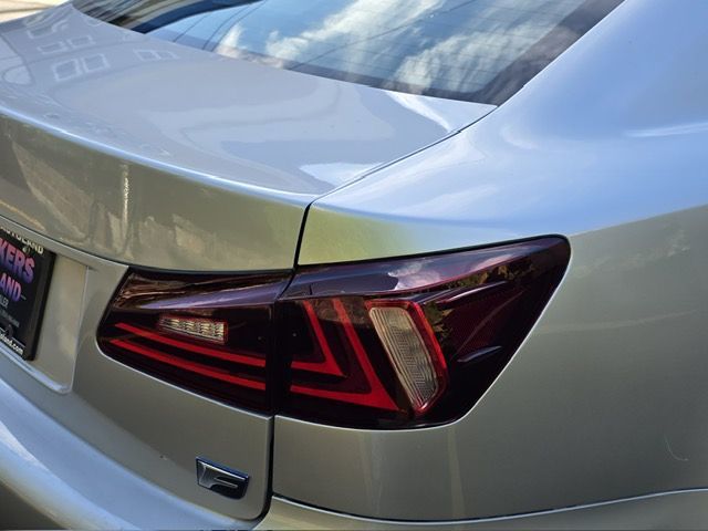 2011 Lexus IS F - Photo 10