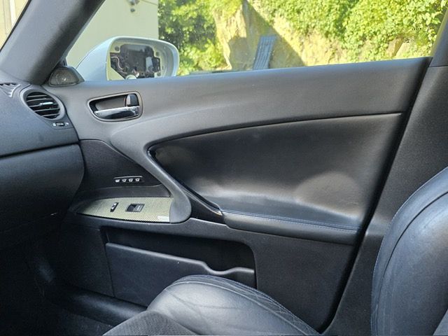 2011 Lexus IS F photo 25