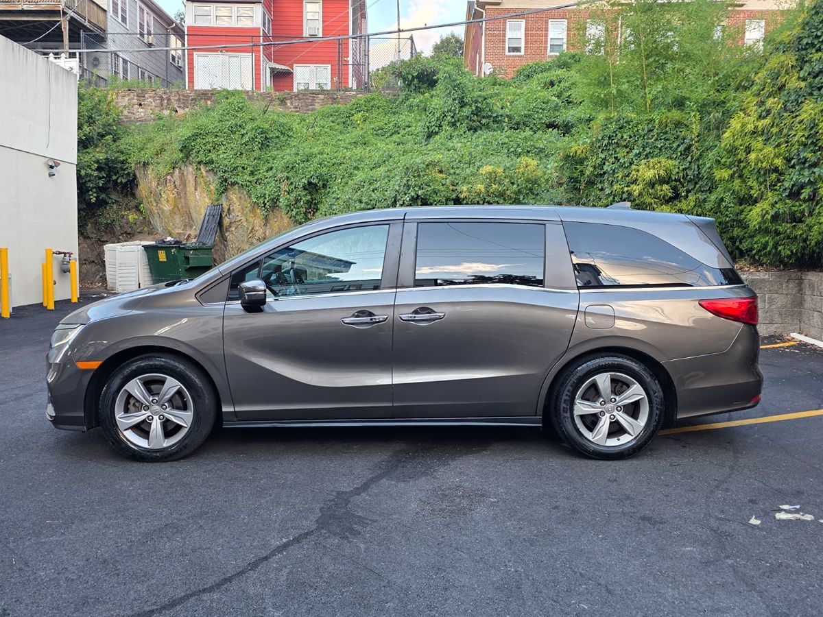 2018 Honda Odyssey EX-L photo 2