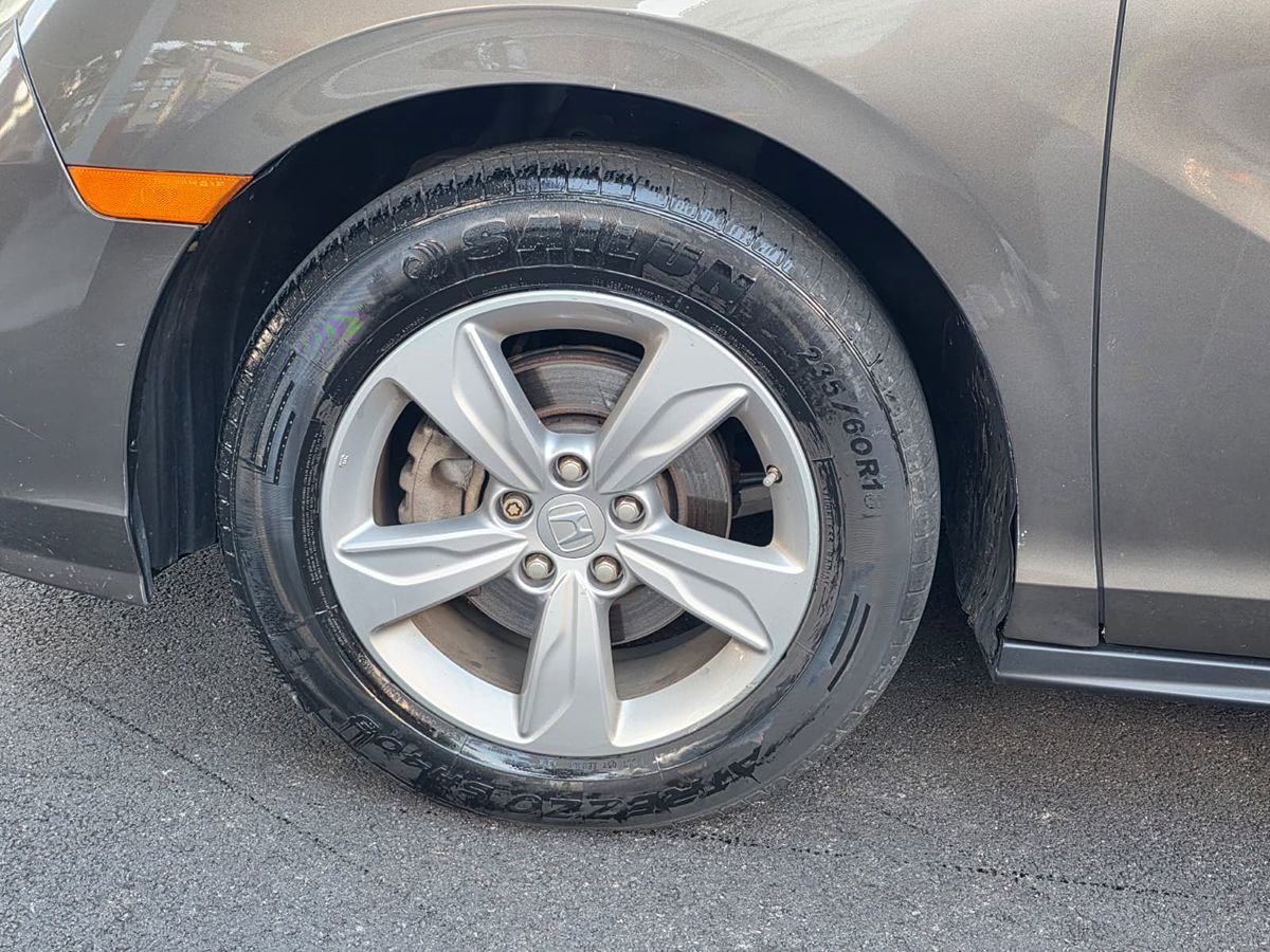2018 Honda Odyssey EX-L photo 12