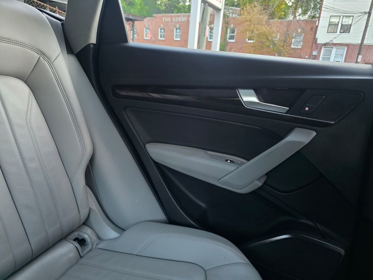 2018 Audi Q5 Premium photo 13