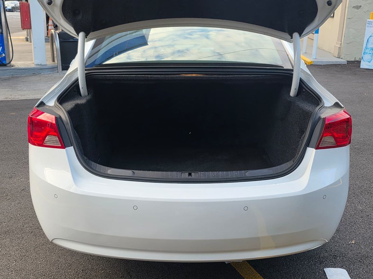 2016 Chevrolet Impala 1LT photo 19