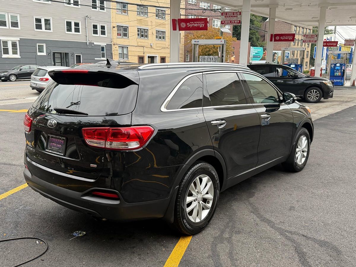 2016 Kia Sorento LX photo 4