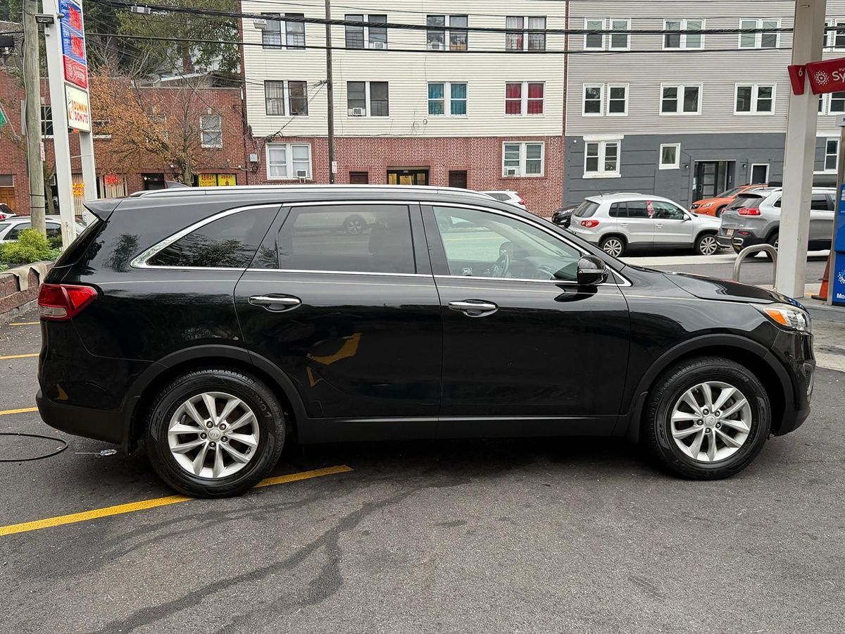 2016 Kia Sorento LX photo 5