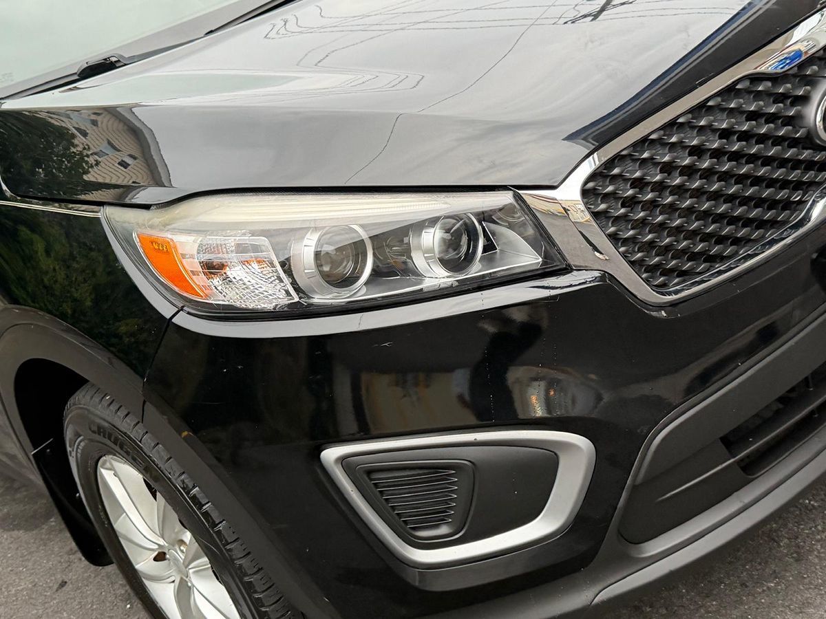 2016 Kia Sorento LX photo 9