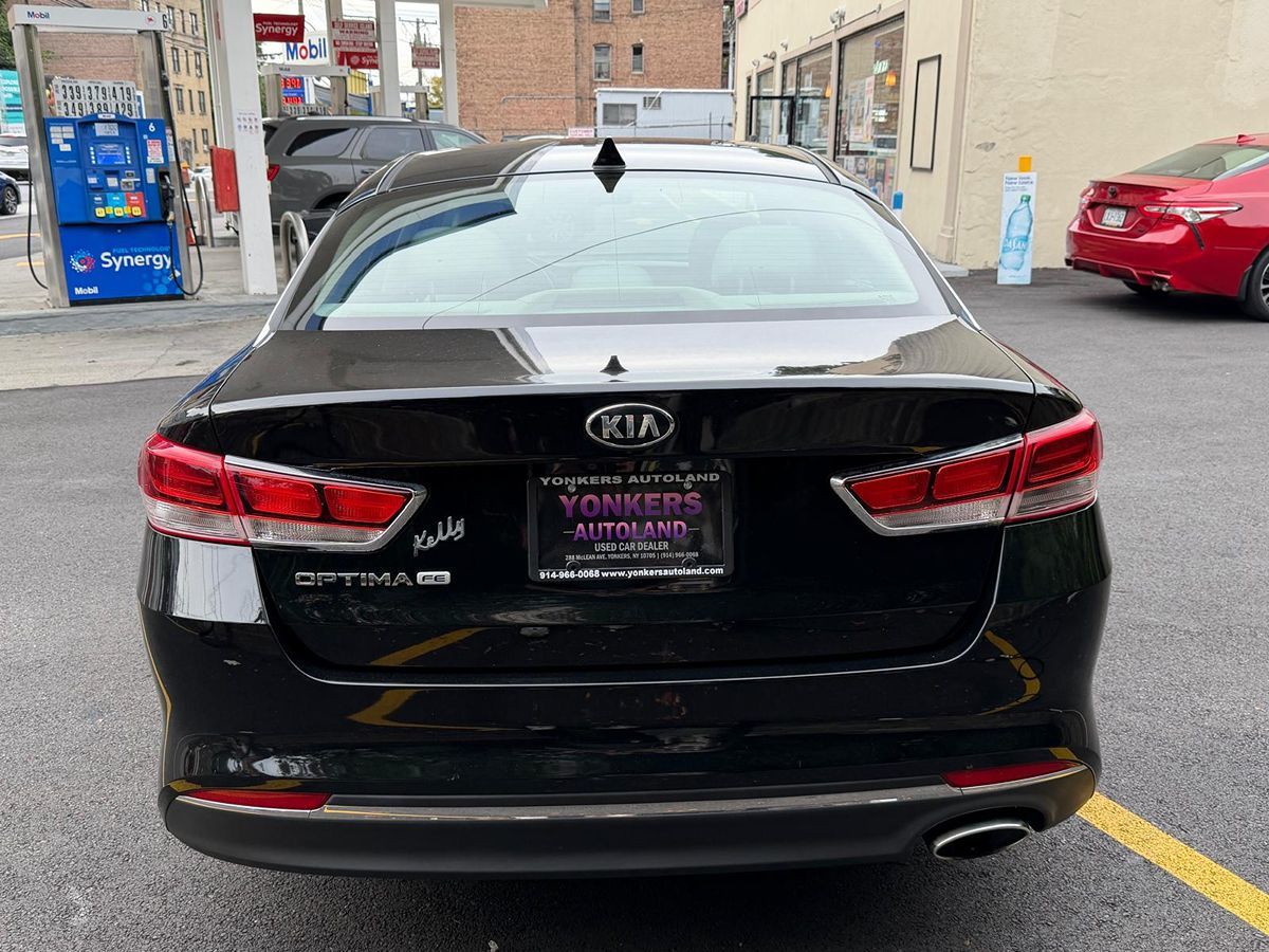 2017 Kia Optima LX photo 3