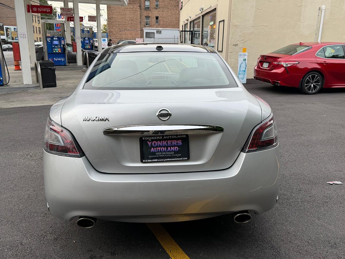2012 Nissan Maxima SV Premium photo 2