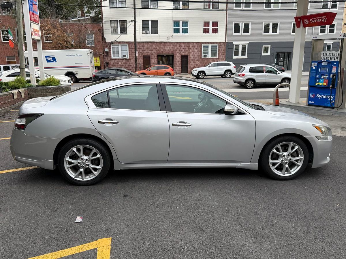 2012 Nissan Maxima SV Premium photo 4