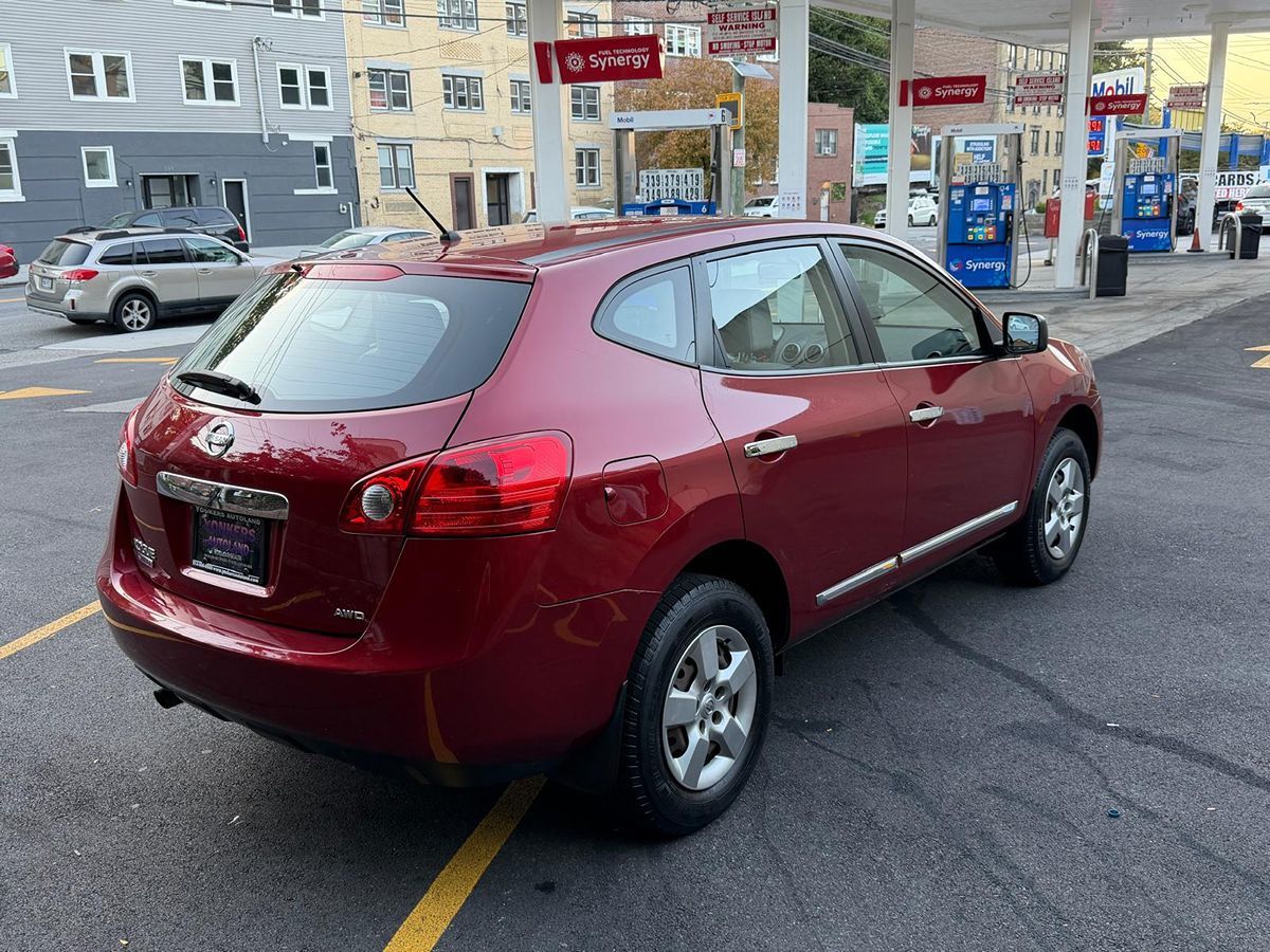 2014 Nissan Rogue Select S photo 3