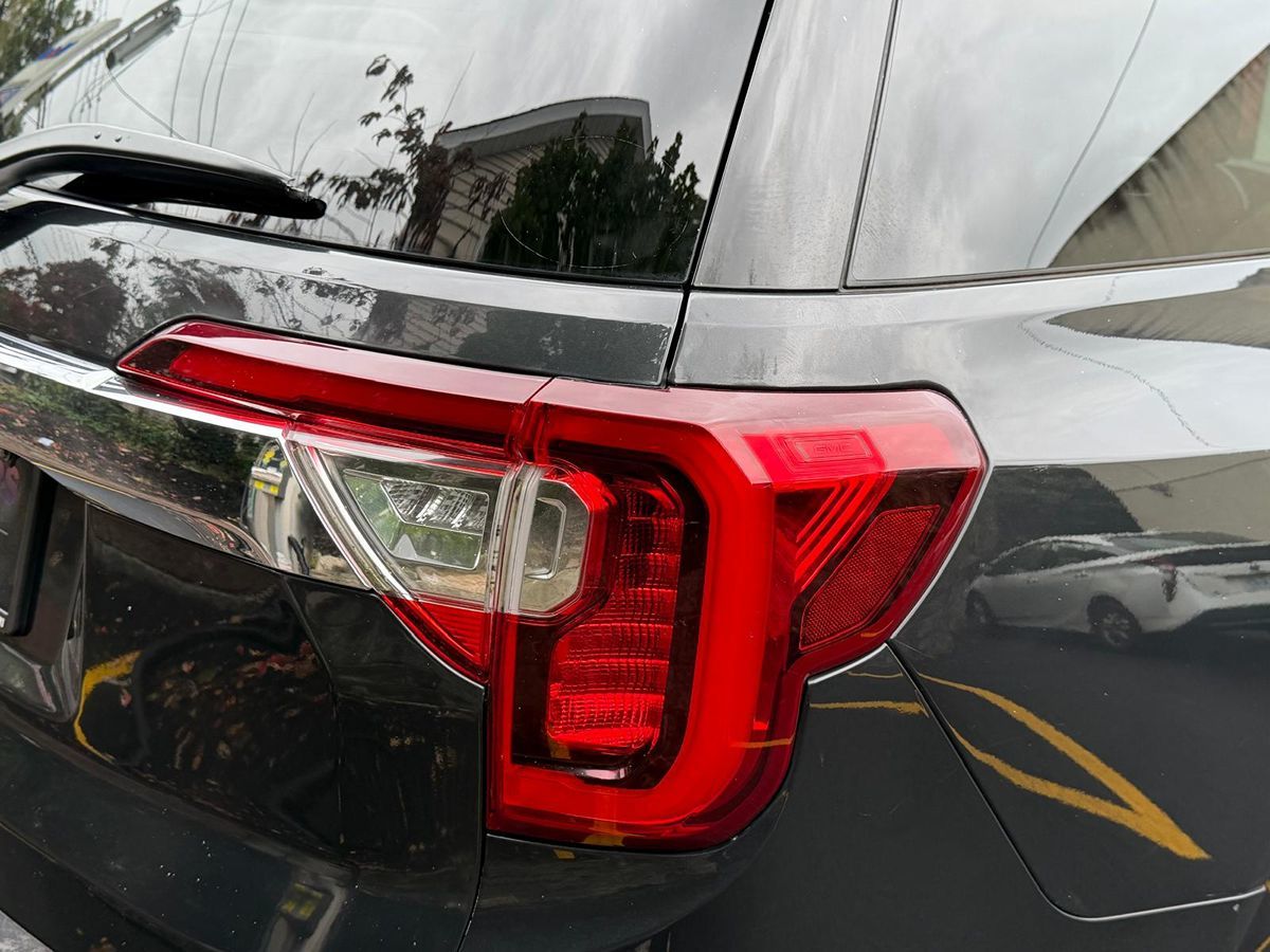 2020 Gmc Acadia Denali photo 3