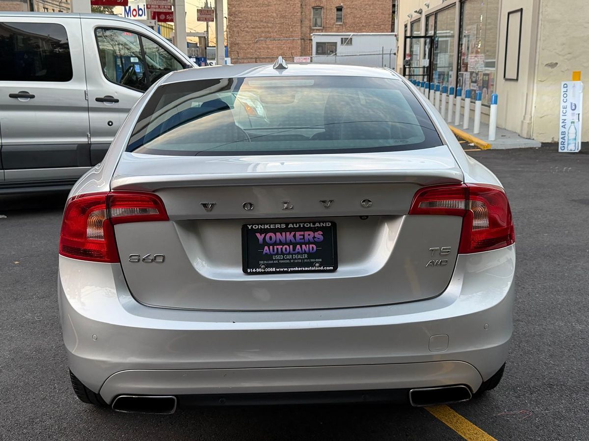 2016 Volvo S60 T5 Premier photo 2