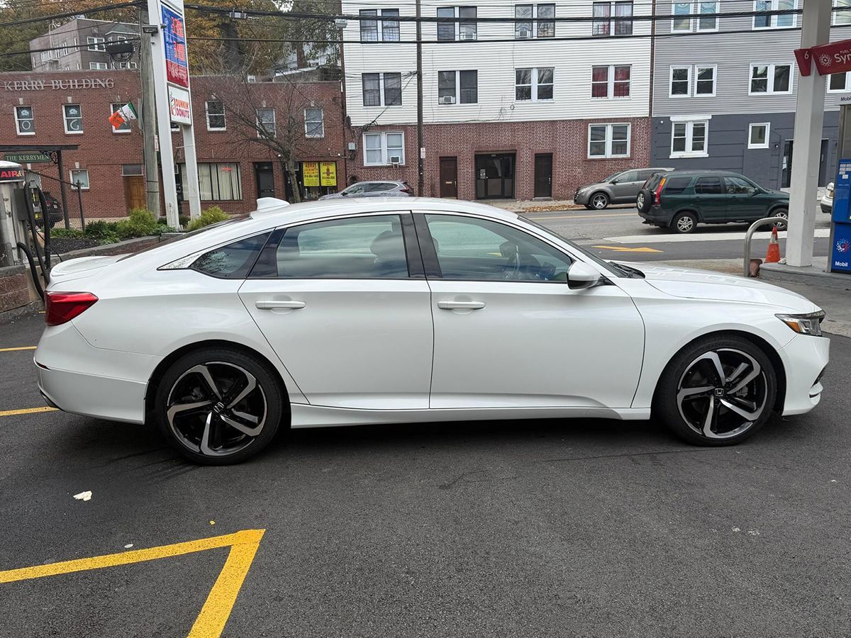 2018 Honda Accord Sport 1.5T photo 2