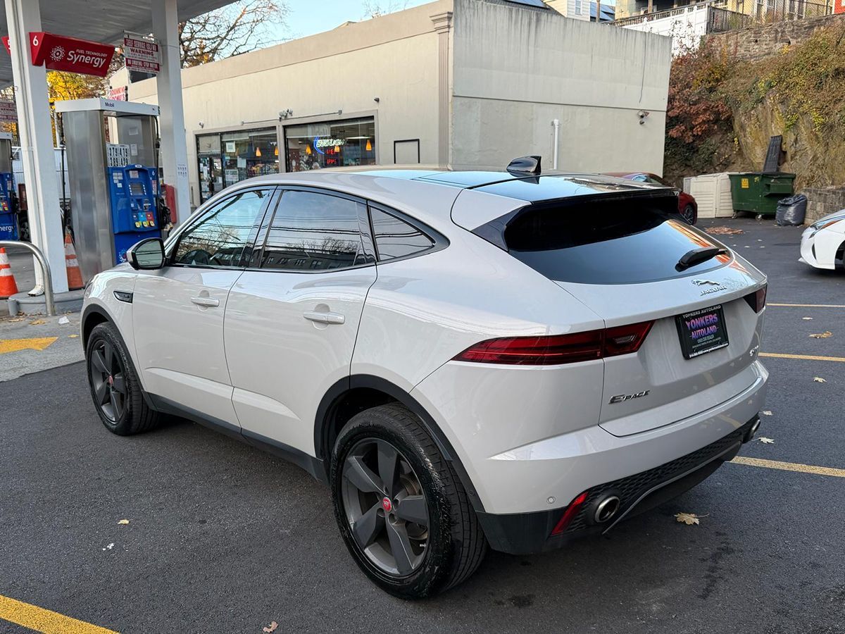 2018 Jaguar E-PACE SE photo 2