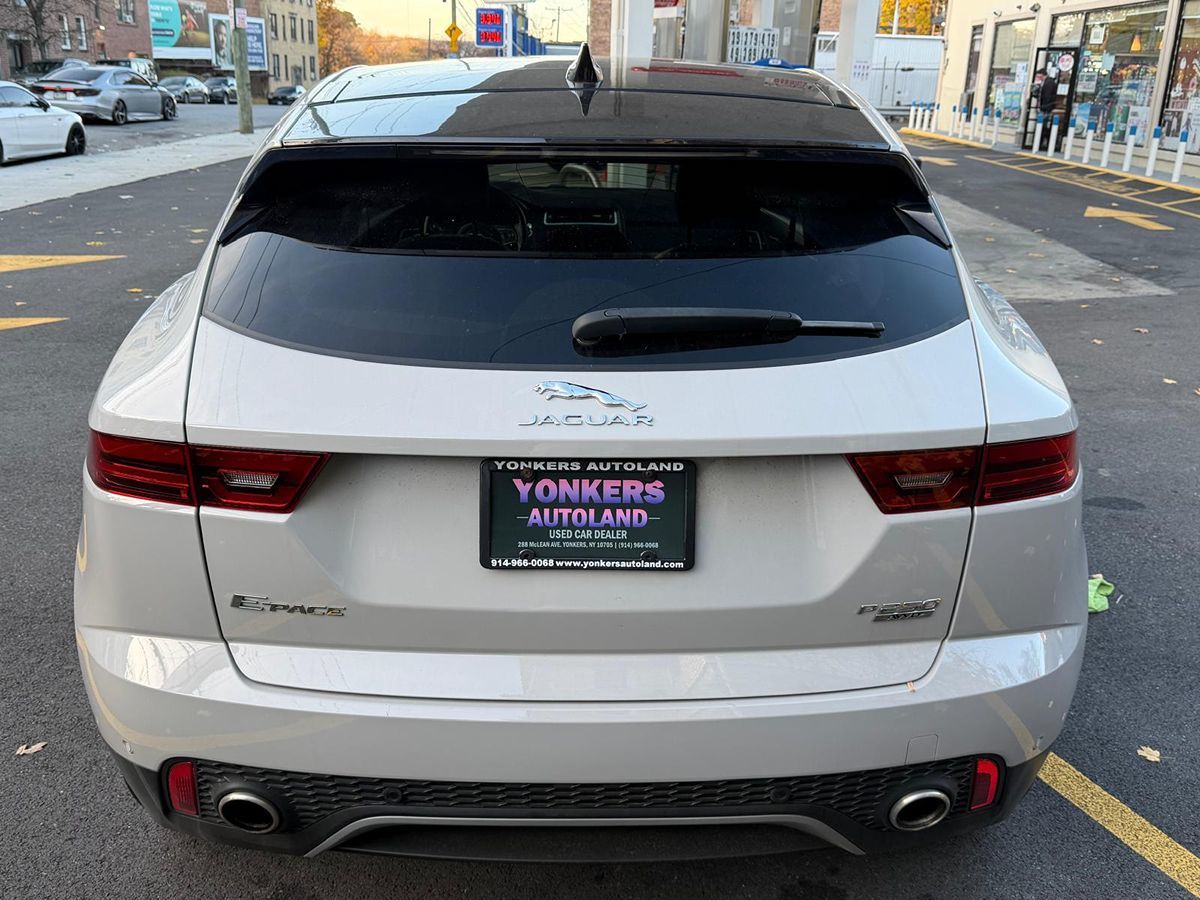 2018 Jaguar E-PACE SE photo 3