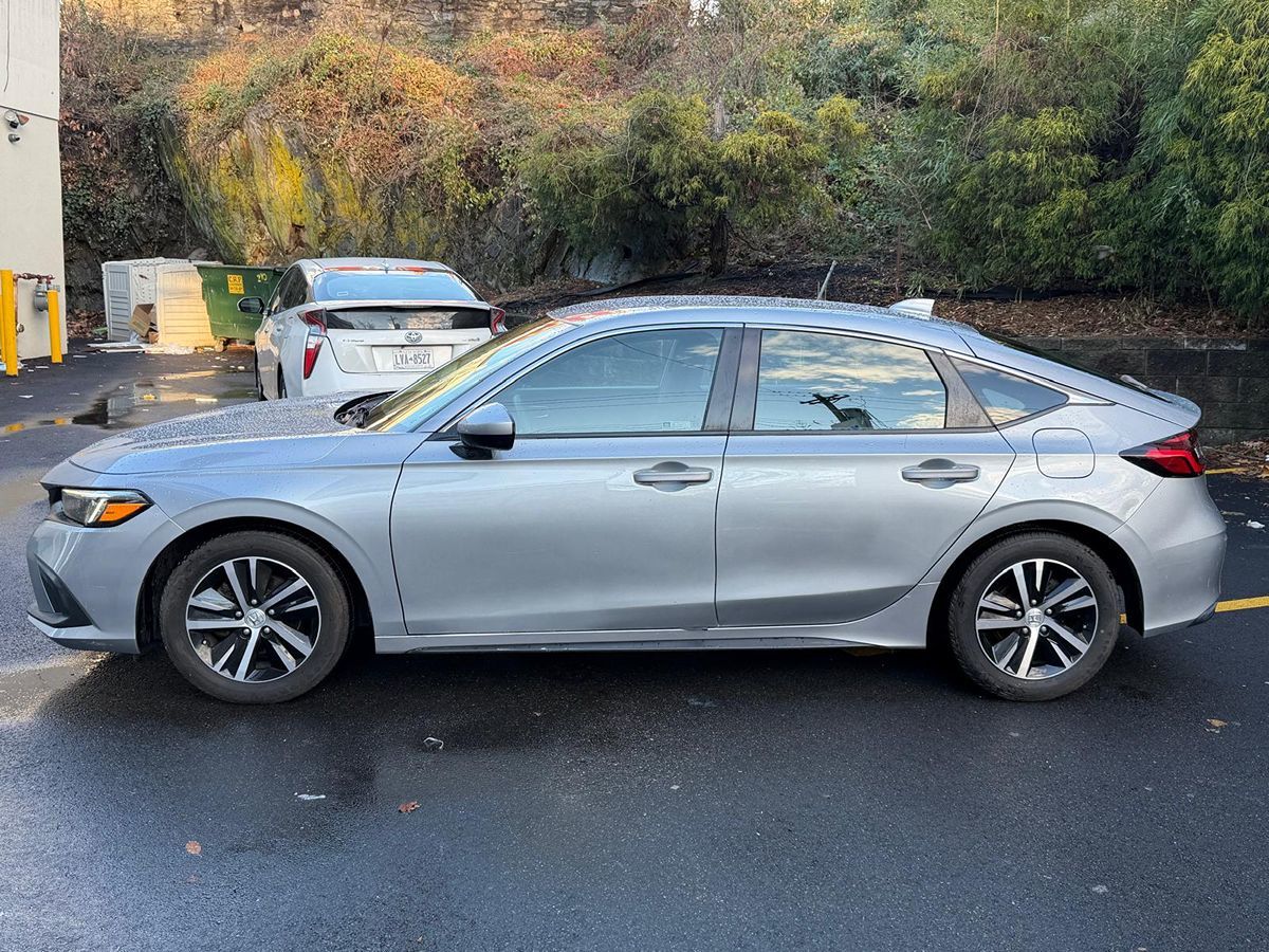 2022 Honda Civic Hatchback LX - Photo 2