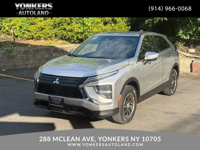 2022 Mitsubishi Eclipse Cross ES S-AWC's photo